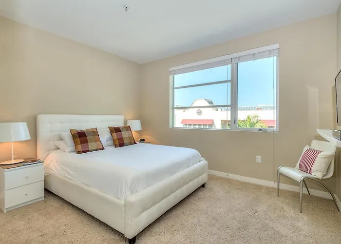 Awesome 2 Bedroom 2 Bathroom