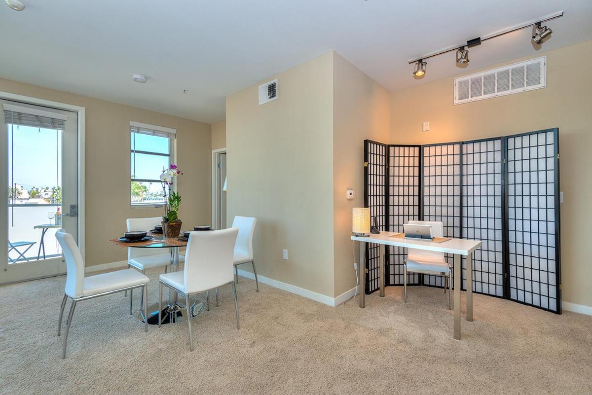 Awesome 2 Bedroom 2 Bathroom Los Angeles